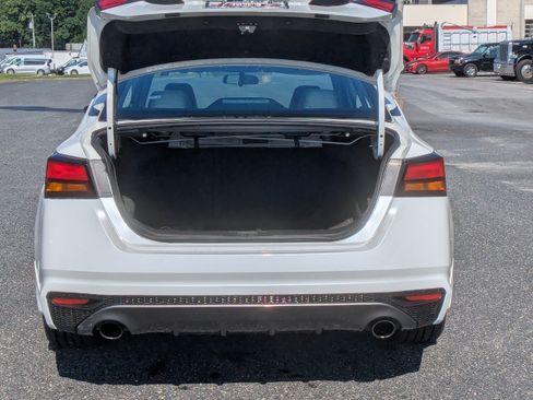Used 2019 Nissan Altima 2.5 SR FWD image 8