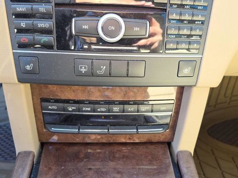 Used 2011 Mercedes-Benz E 350 E 350 image 19