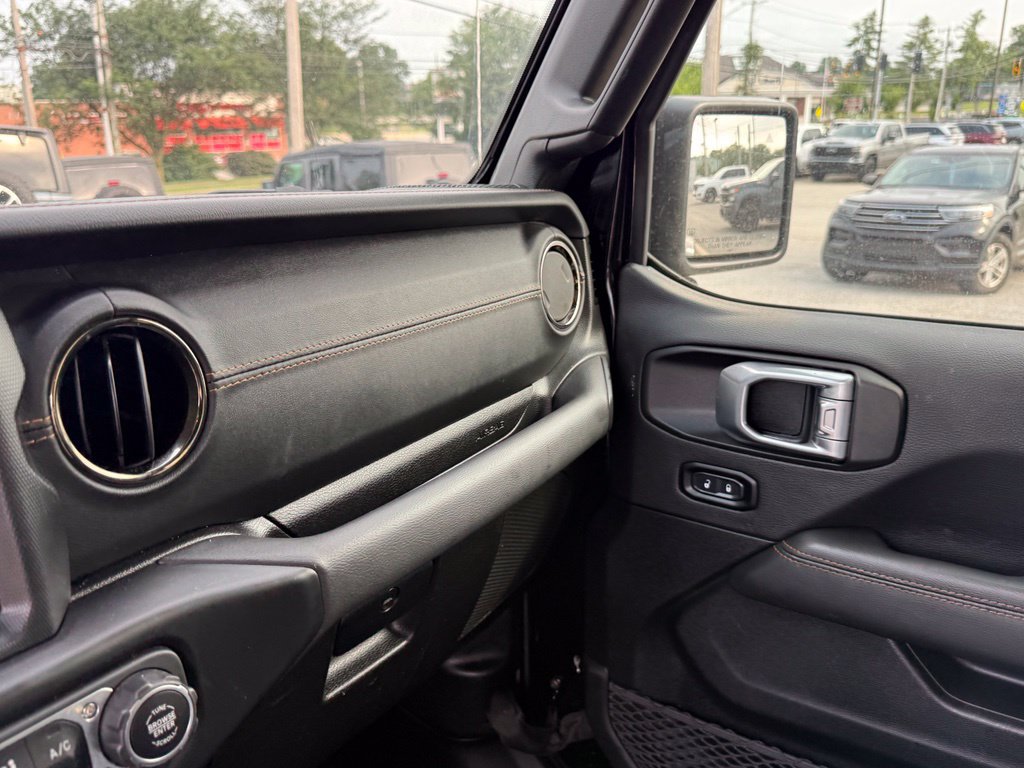 Used 2021 Jeep Wrangler Unlimited Sahara AWD/4WD image 22