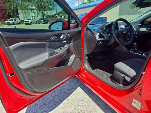 Used 2019 Chevrolet Cruze LS w/ LS Convenience Package FWD image 14