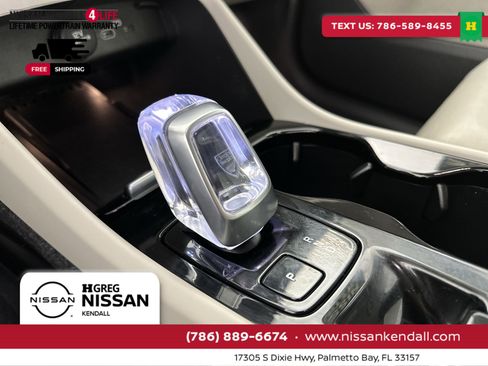 Used 2023 Volvo XC40 B5 Plus w/ Protection Package Premier image 24