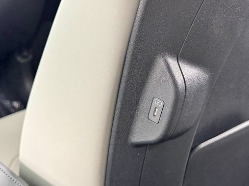 New 2026 Kia Niro EX FWD image 36