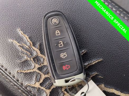 Used 2019 Ford Escape SE image 34