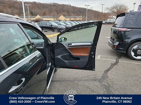 Used 2018 Volkswagen Golf Alltrack SE image 40