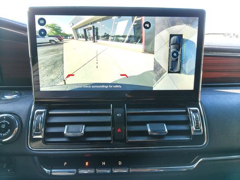 Used 2024 Lincoln Navigator L Reserve w/ Equipment Group 201A AWD/4WD image 4