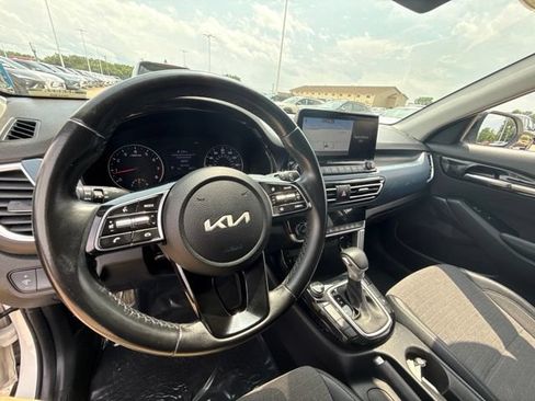 Used 2022 Kia Seltos S FWD image 23
