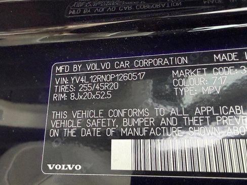 Certified 2023 Volvo XC60 B5 Plus w/ Climate Package image 23