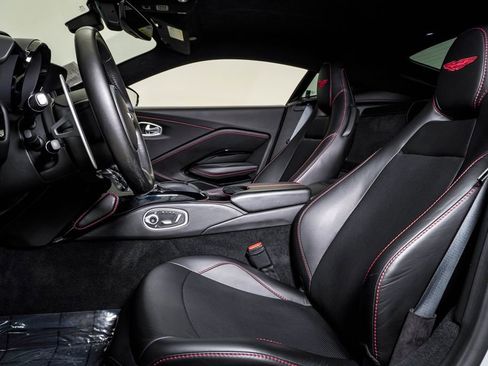 Used 2020 Aston Martin V8 Vantage Coupe image 20