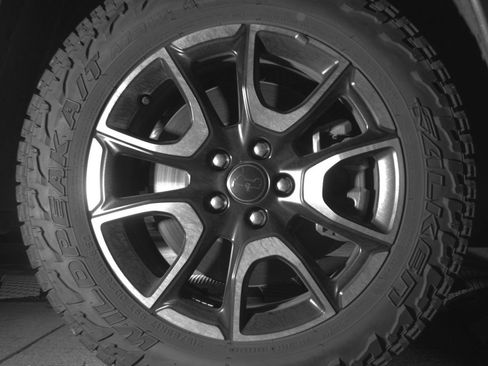 Used 2025 Jeep Compass Trailhawk image 13