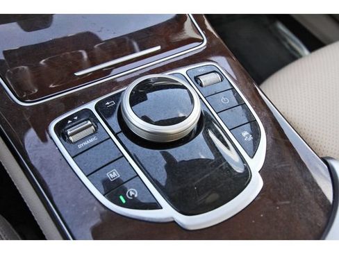 Used 2018 Mercedes-Benz GLC 300 4MATIC image 28