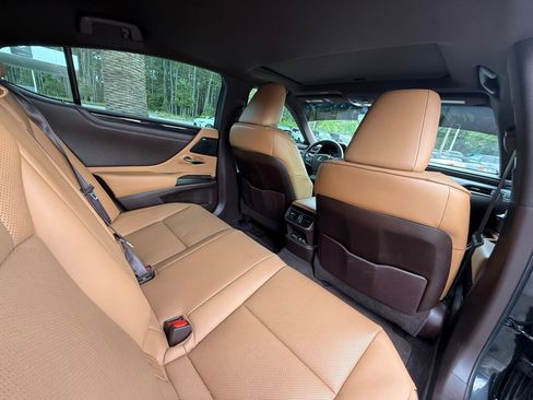 Used 2020 Lexus ES 300h w/ Premium Package FWD image 20