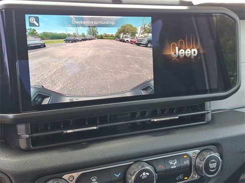 New 2025 Jeep Gladiator Sport image 22