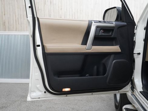 Used 2010 Toyota 4Runner SR5 image 27