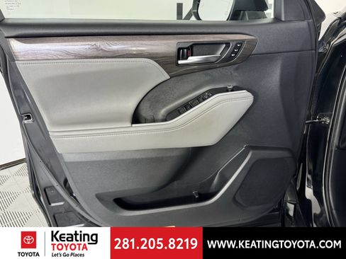 Used 2021 Toyota Highlander Limited AWD/4WD image 11