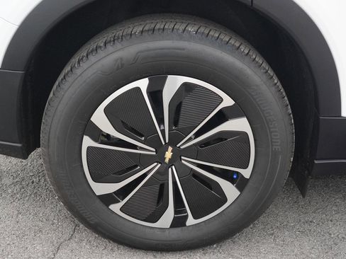 New 2026 Chevrolet Blazer EV LT image 12