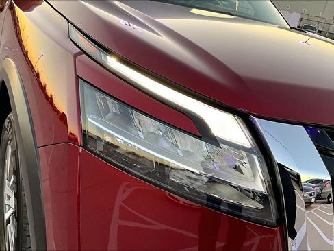 Used 2022 Nissan Pathfinder SL image 37
