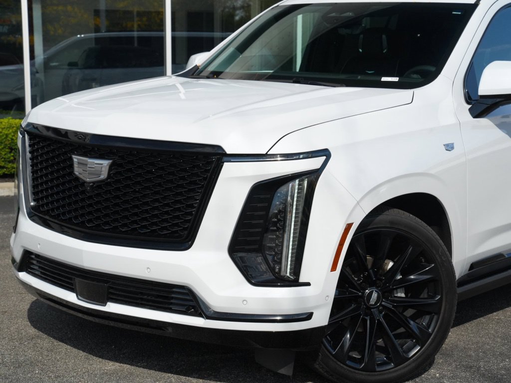 Used 2026 Cadillac Escalade Platinum Sport AWD/4WD image 2