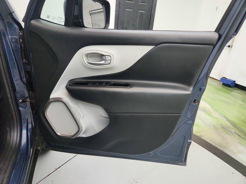 Used 2022 Jeep Renegade Limited AWD/4WD image 27