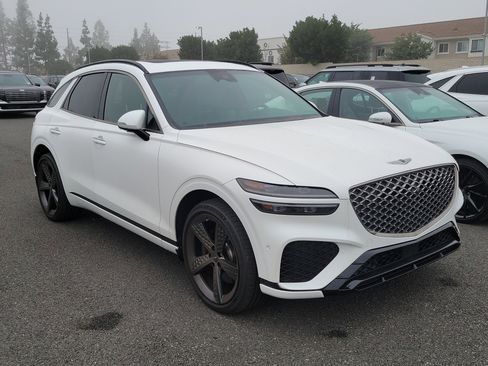 Certified 2023 Genesis GV70 2.5T w/ Sport Prestige Package image 3