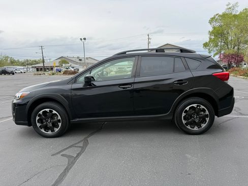 Used 2023 Subaru Crosstrek 2.0i Premium image 9