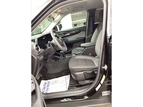 Used 2024 Chevrolet TrailBlazer LT w/ Driver Confidence Package FWD image 9