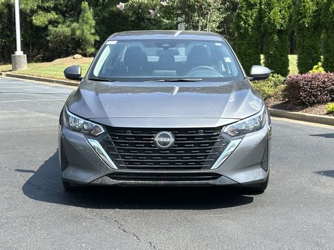 Used 2024 Nissan Sentra SV FWD image 3