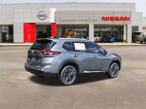 New 2025 Nissan Rogue Platinum image 3