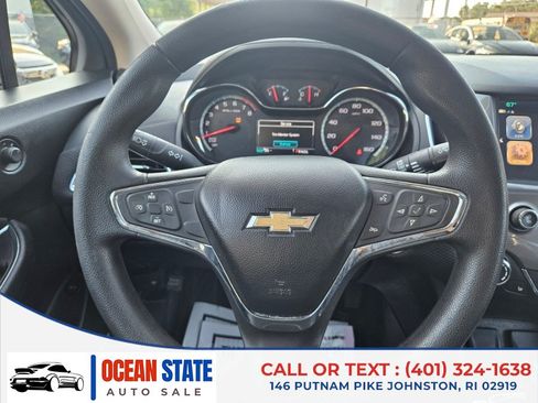 Used 2017 Chevrolet Cruze LT w/ Sun And Sound Package FWD image 19