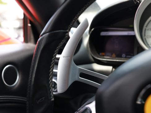Used 2015 Ferrari California T RWD image 37