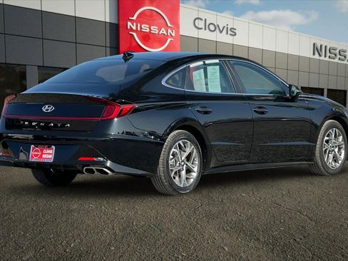 Used 2021 Hyundai Sonata SEL w/ Convenience Package image 3