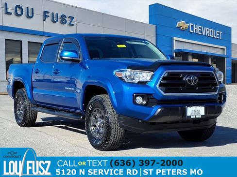 Used 2018 Toyota Tacoma SR image 1