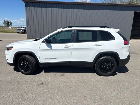 Used 2023 Jeep Cherokee Altitude Lux AWD/4WD image 6