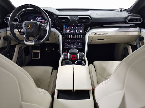 Used 2021 Lamborghini Urus image 16