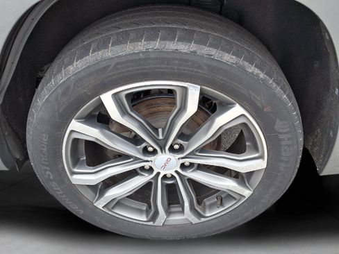 Used 2018 GMC Terrain Denali w/ Advanced Safety Package image 15