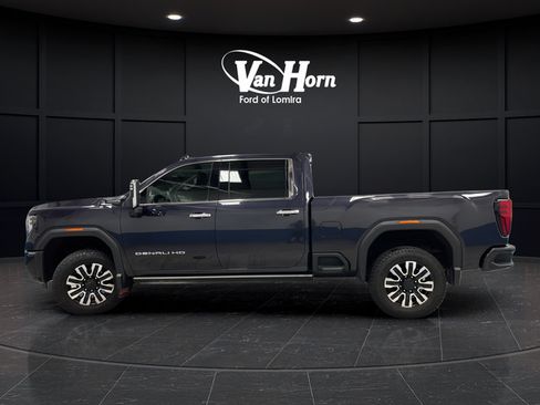 Used 2024 GMC Sierra 2500 Denali Ultimate AWD/4WD image 4