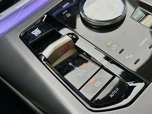 Used 2025 BMW X3 xDrive30i w/ Premium Package image 19