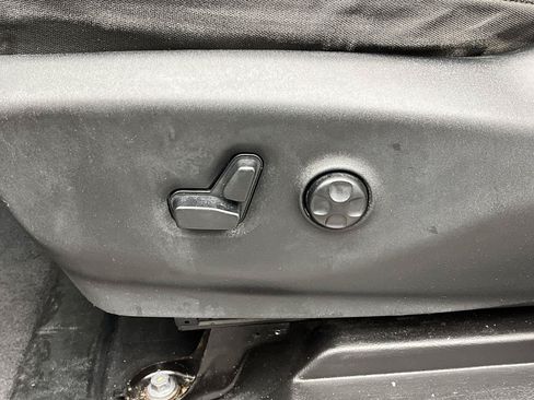 Used 2018 Chrysler Pacifica Touring Plus FWD image 9
