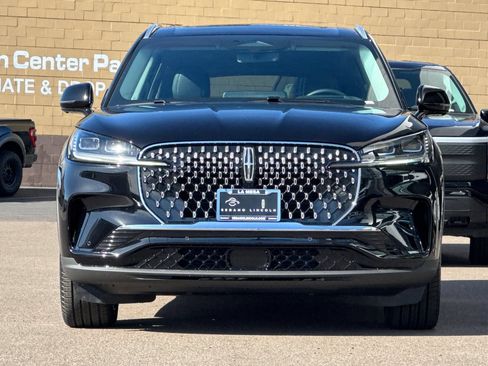 New 2025 Lincoln Aviator Reserve w/ Luxury Package RWD image 8