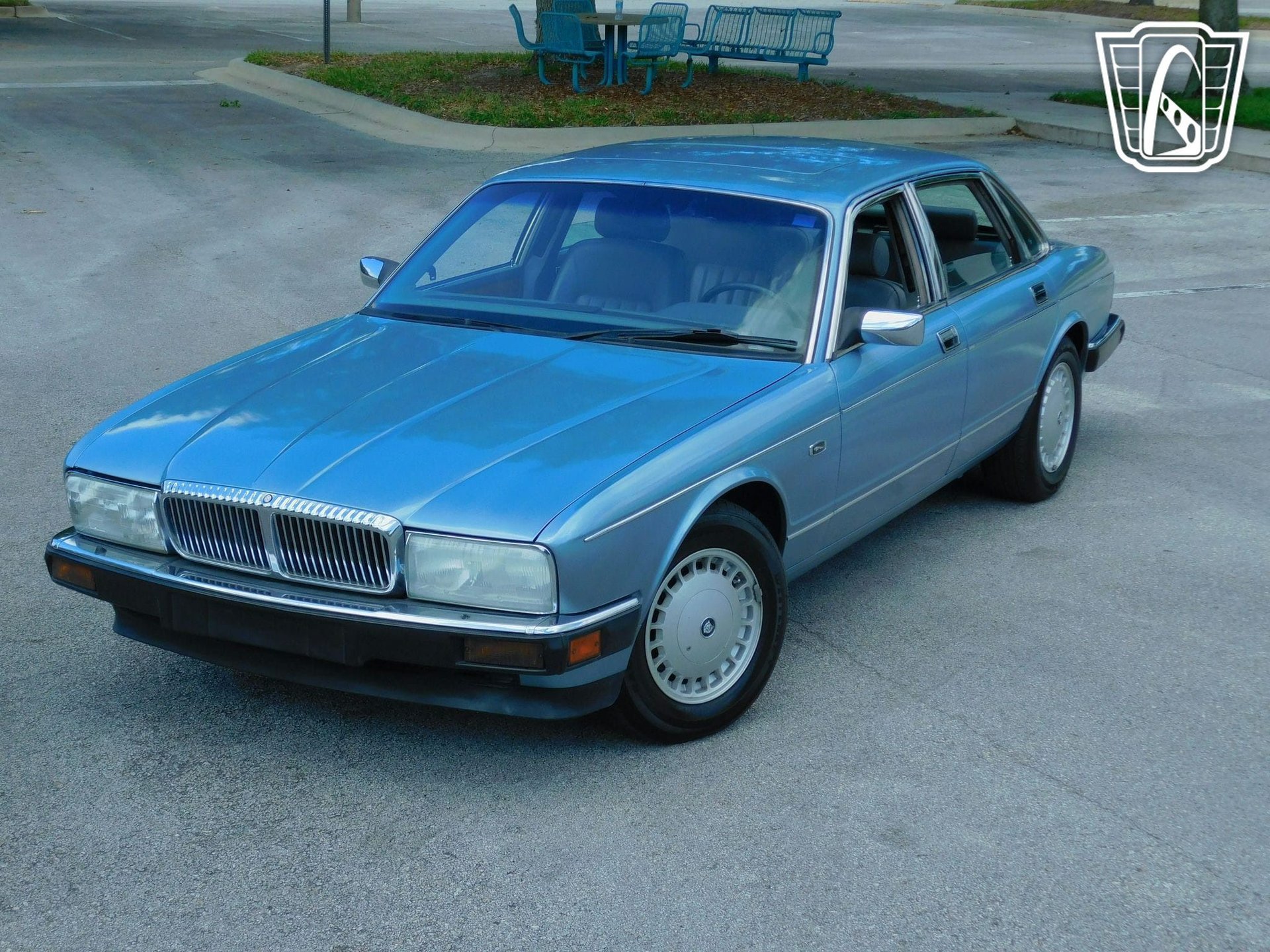Used 1991 Jaguar XJ Vanden Plas RWD image 4