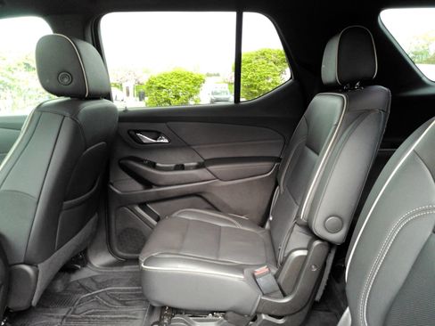 Certified 2023 Chevrolet Traverse Premier w/ Redline Edition AWD/4WD image 11