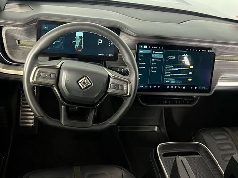 Used 2024 Rivian R1S Adventure image 13