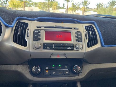 Used 2011 Kia Sportage LX AWD/4WD image 30