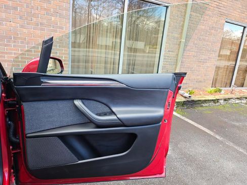 Used 2022 Tesla Model X image 54