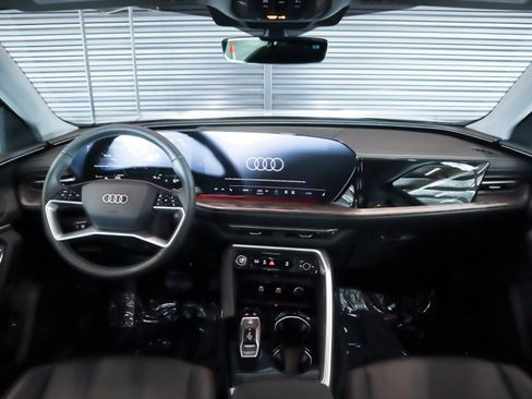 Certified 2025 Audi Q5 Premium w/ Convenience Package image 10