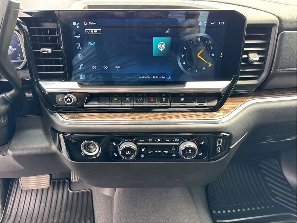 Used 2024 Chevrolet Silverado 1500 LT AWD/4WD image 19