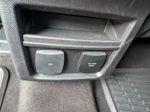 Used 2019 Ford Edge Titanium w/ Cold Weather Package image 16