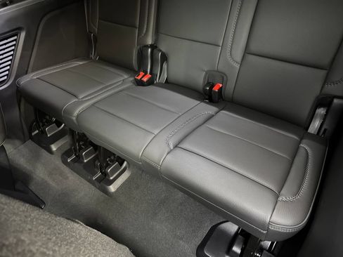 Used 2026 GMC Yukon Denali w/ Denali Reserve Package RWD image 41