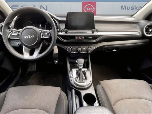 Used 2023 Kia Forte LXS FWD image 7