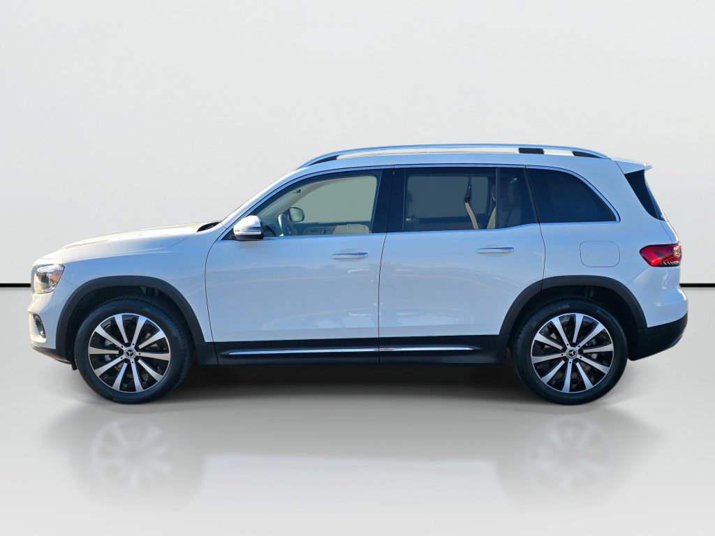 Used 2023 Mercedes-Benz GLB 250 w/ Premium Package image 2