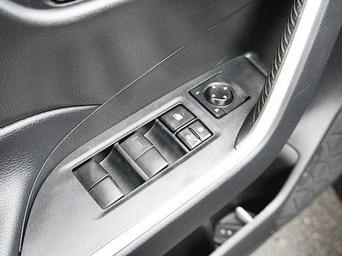 Used 2021 Toyota RAV4 XLE image 23